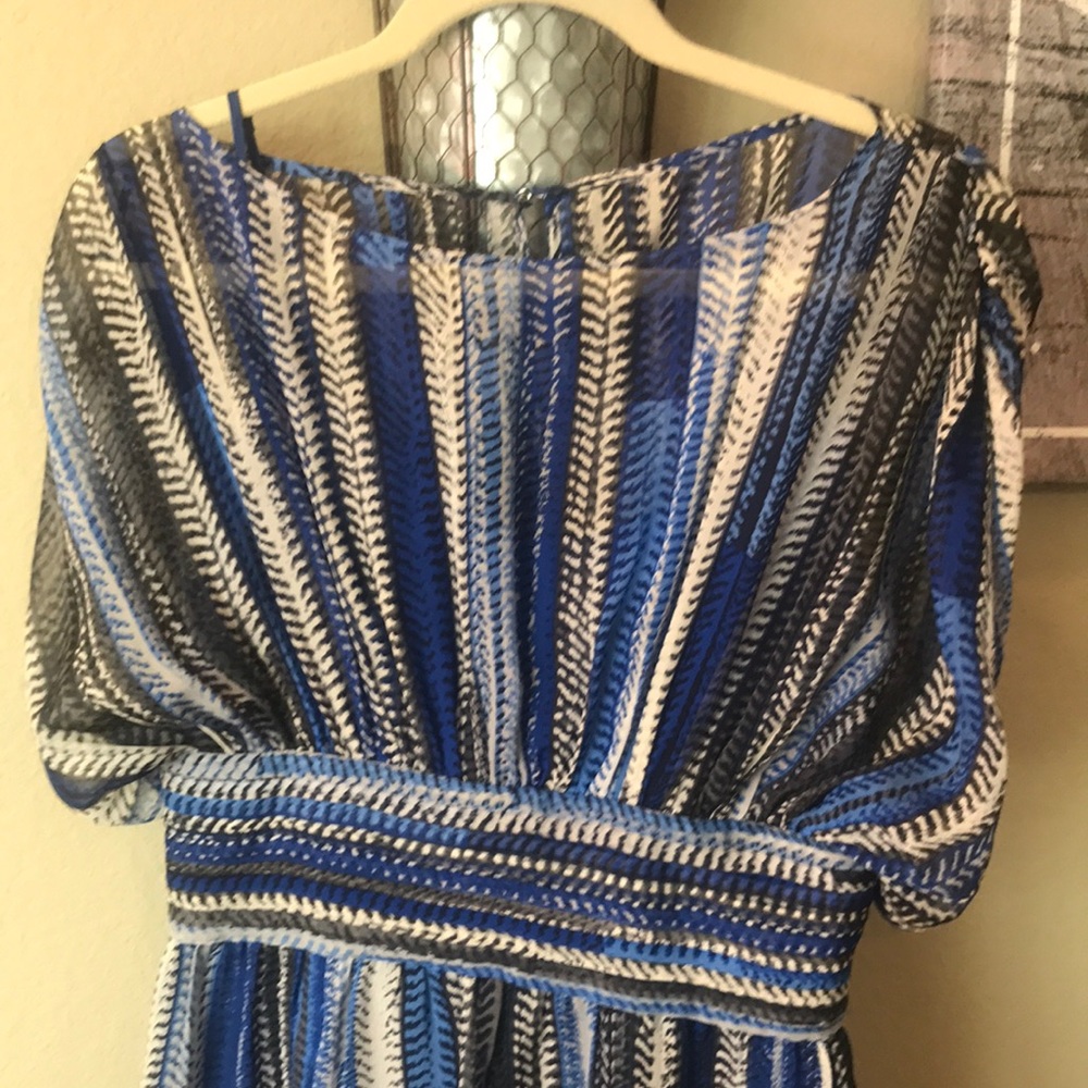 Dress - Picture 2 of 4